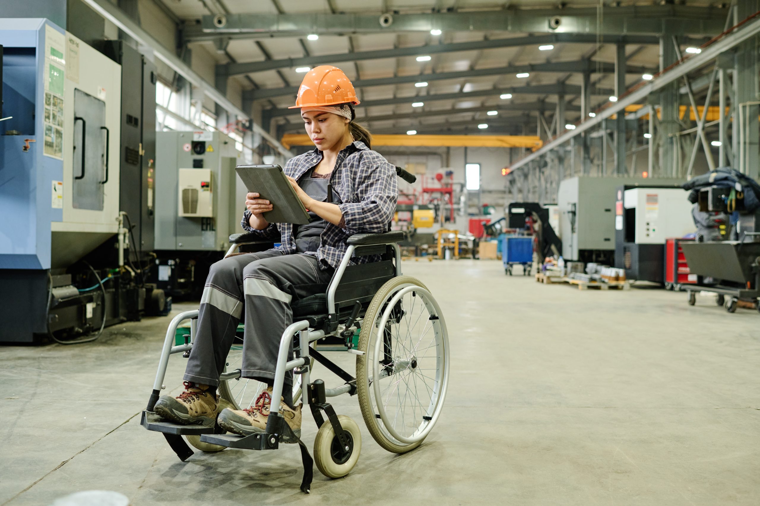 unitate protejata , upa, fond handicap, echipamente protectie, salopete, personalizare echipamente, echipamente personalizate, geci, protectia muncii